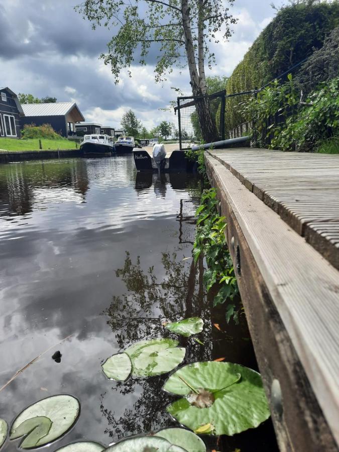 Waterhuis Friesland Oudwoude Buitenkant foto