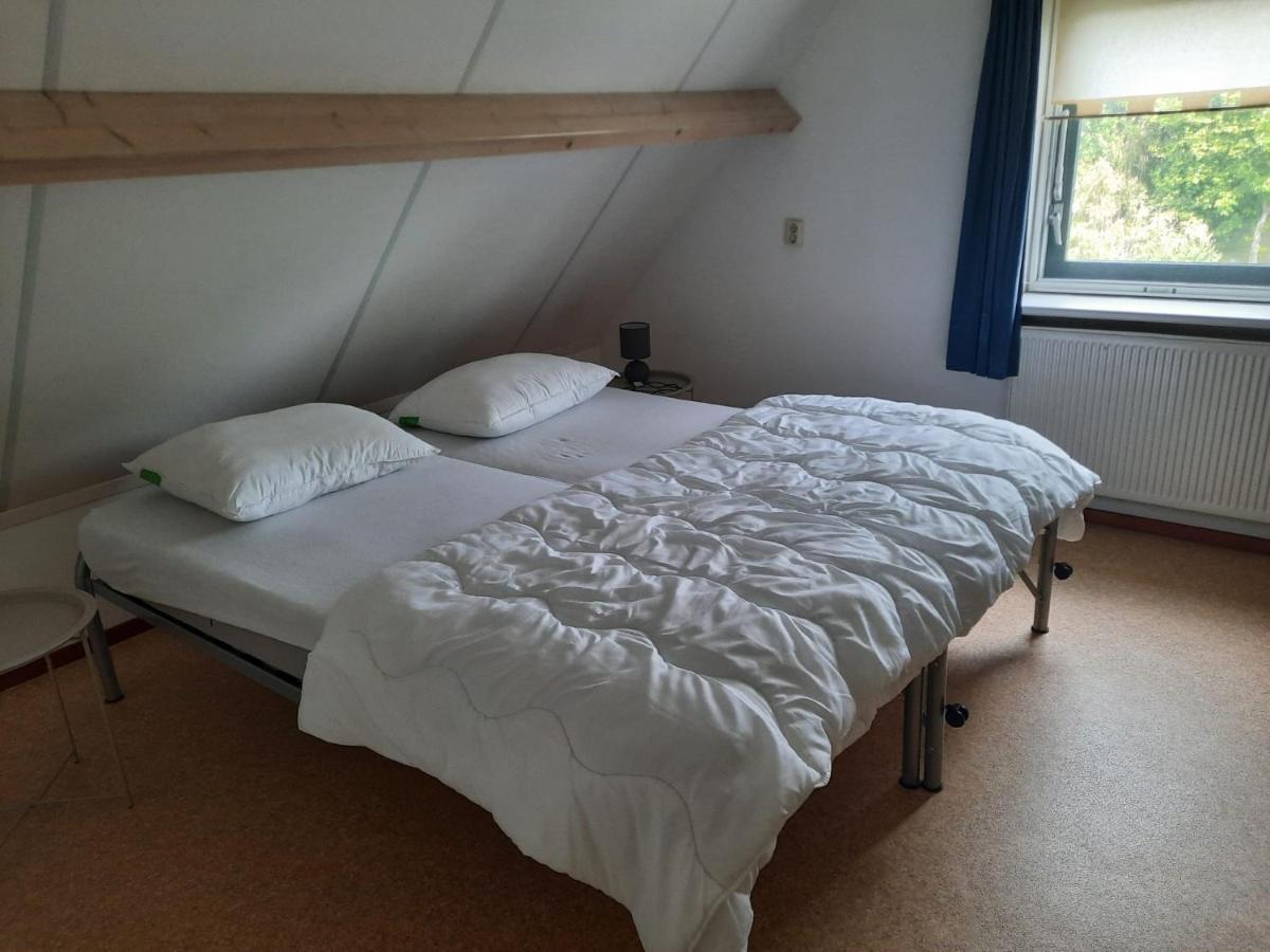 Waterhuis Friesland Oudwoude Buitenkant foto