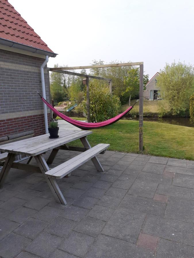 Waterhuis Friesland Oudwoude Buitenkant foto