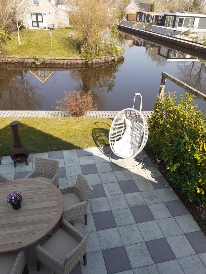 Waterhuis Friesland Oudwoude Buitenkant foto