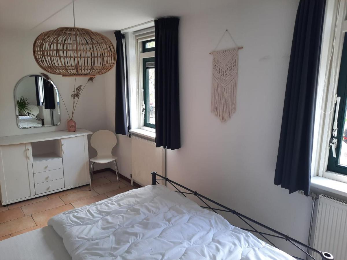 Waterhuis Friesland Oudwoude Buitenkant foto