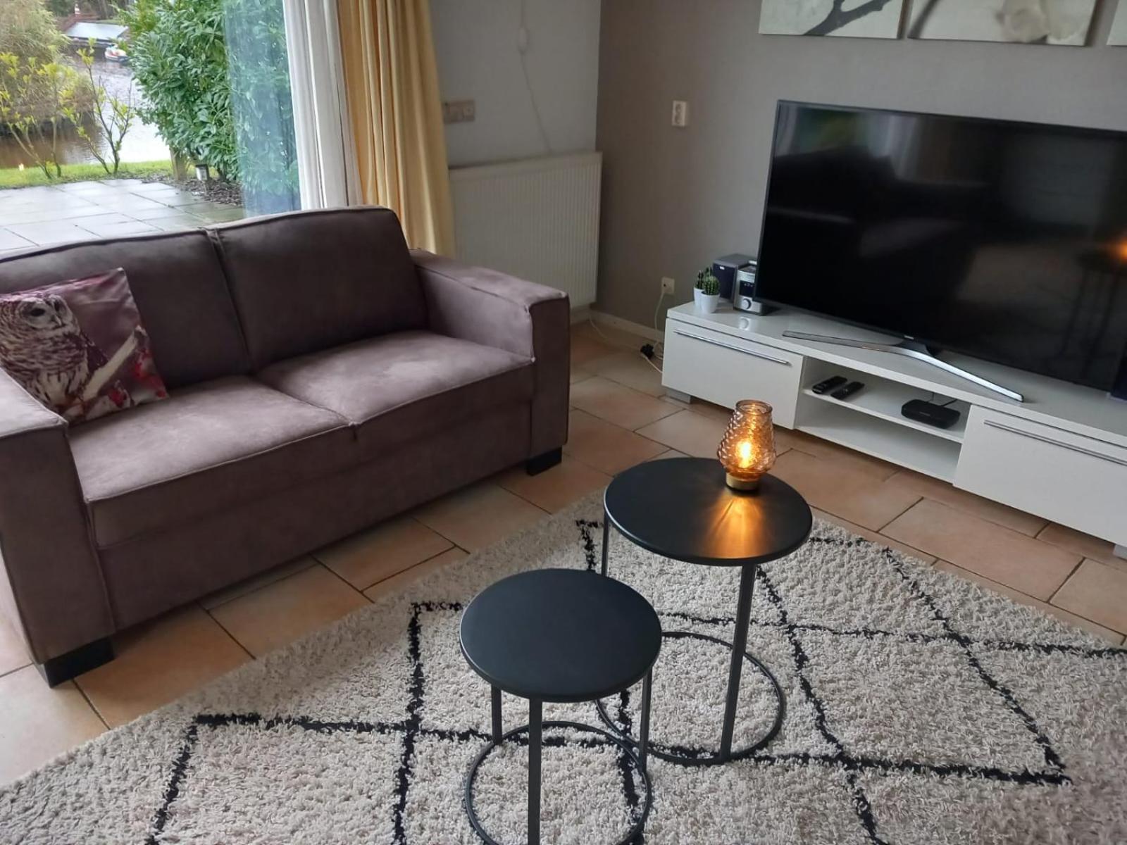 Waterhuis Friesland Oudwoude Buitenkant foto